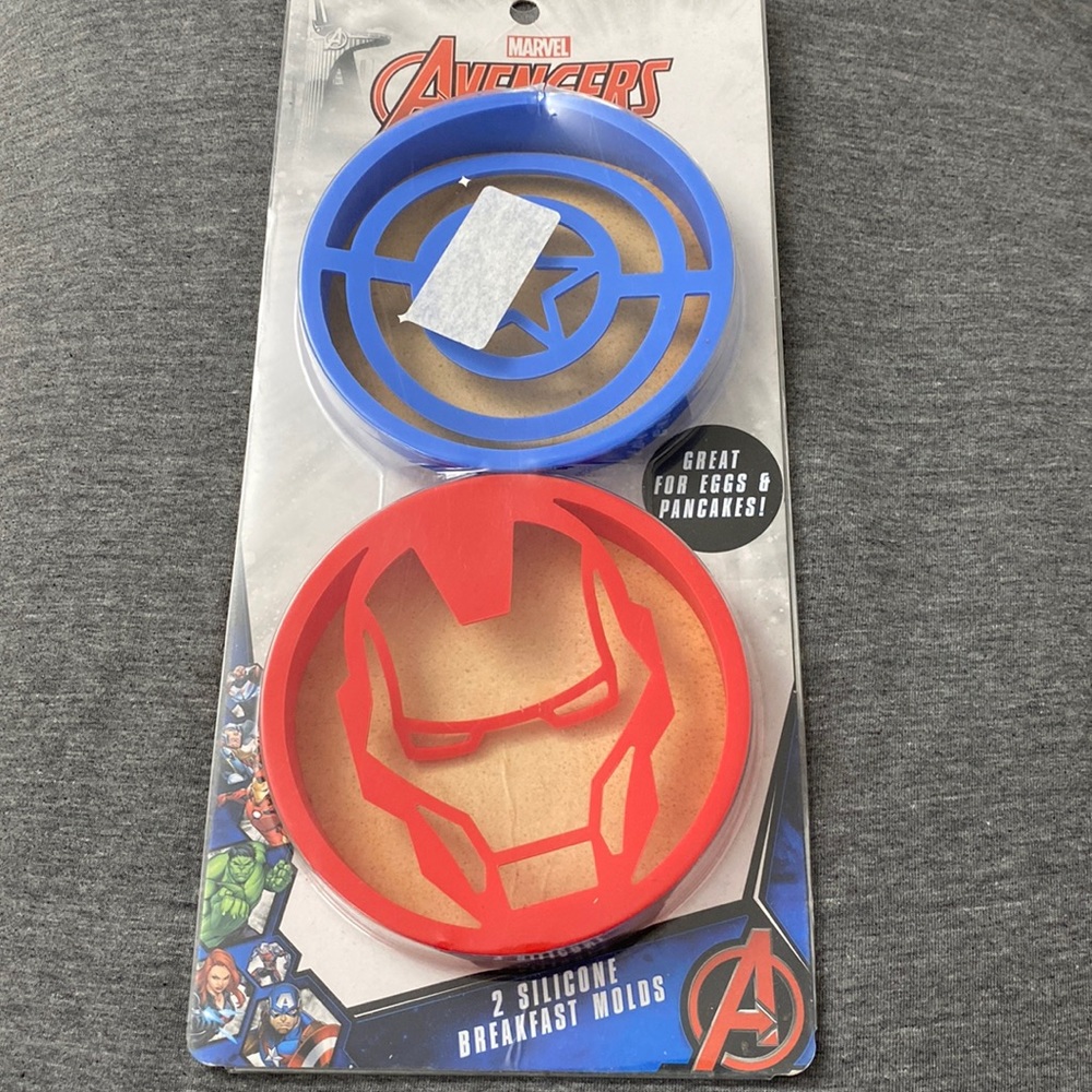 NWT Marvel Avengers breakfast pancakes and eggs Silicone molds 2 pk